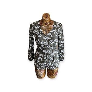 Abercrombie & Fitch romper shorts floral summer small